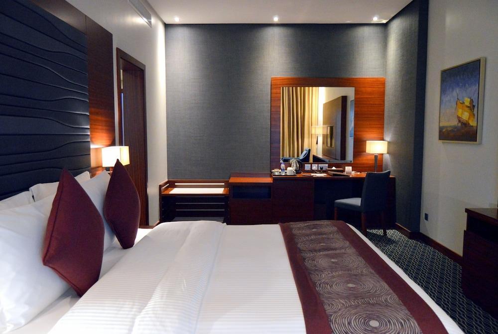 Ramada By Wyndham Manama City Centre Kültér fotó
