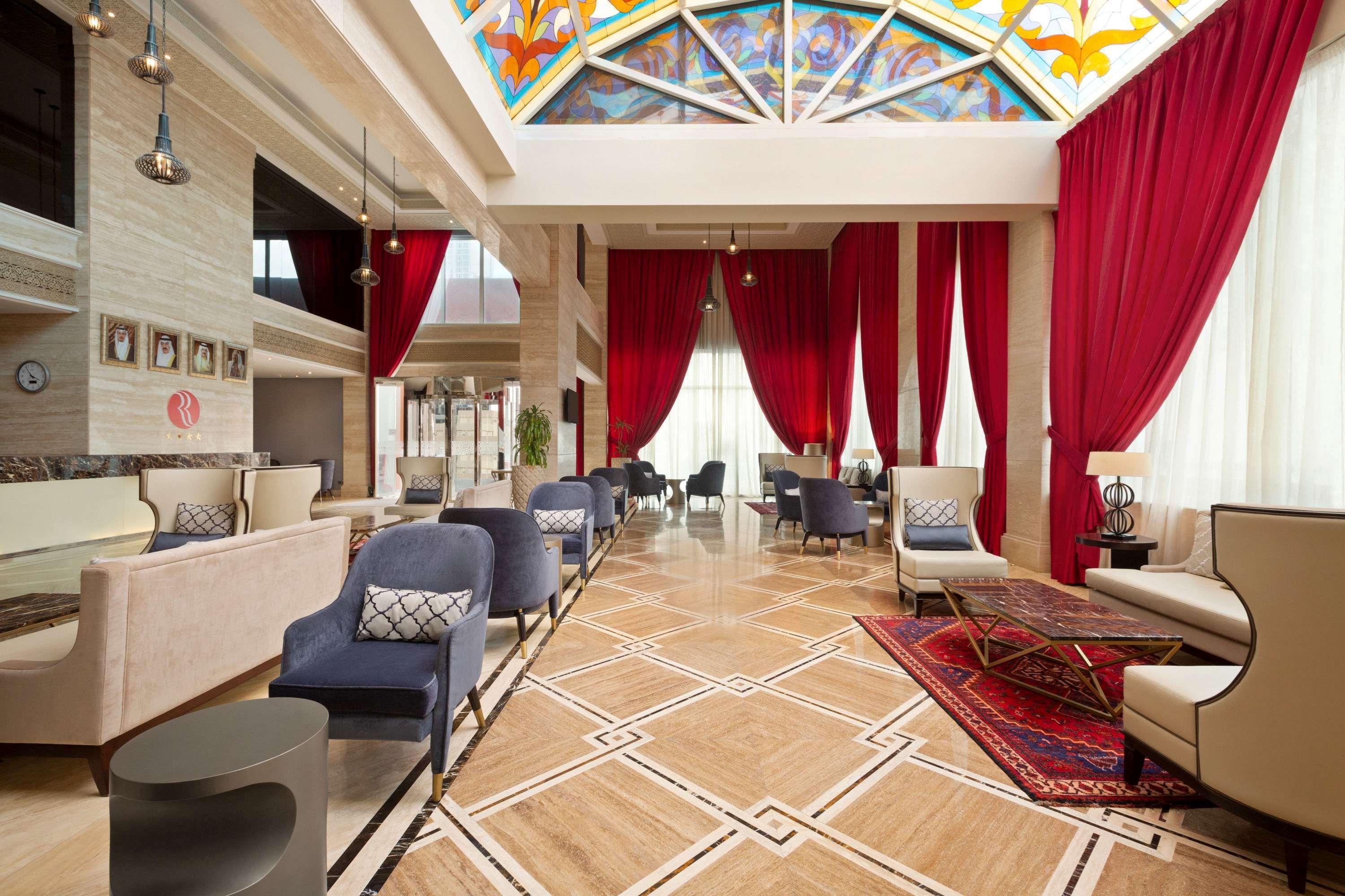 Ramada By Wyndham Manama City Centre Kültér fotó