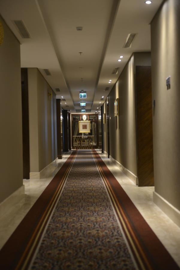 Ramada By Wyndham Manama City Centre Kültér fotó