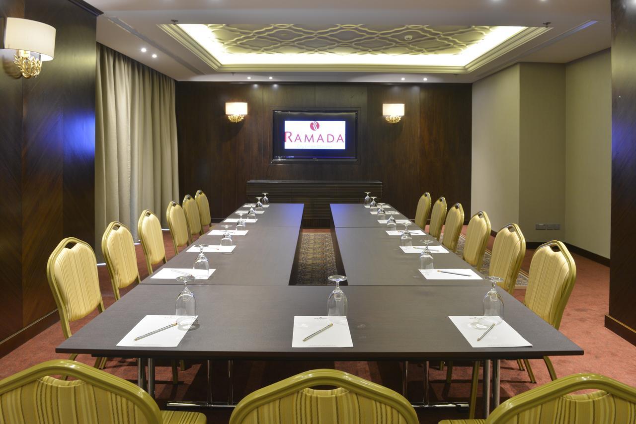 Ramada By Wyndham Manama City Centre Kültér fotó